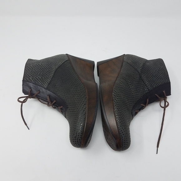 Naot Nadine Wedge Bootie Croc Leather Size 36 5-5.5 - Picture 8 of 13